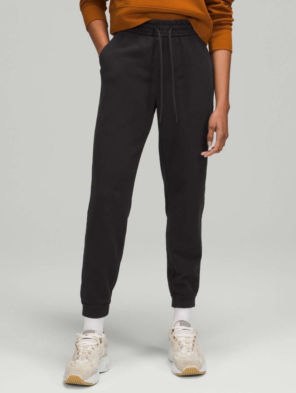 Lululemon Loungeful High-Rise Jogger Size 6 Black Color Pockets W5DZYS Cozy